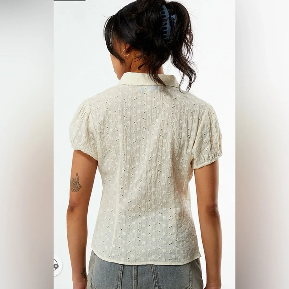 Your Favorite Magnolia Eyelet Short Sleeve Button Shirt Cream Size M NWT